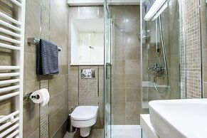 Luan Old Town apartment by DuHomes