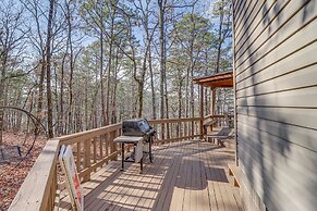 Lakefront Arkansas Home w/ Deck, Grill & Cornhole!