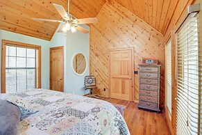 Lakefront Arkansas Home w/ Deck, Grill & Cornhole!