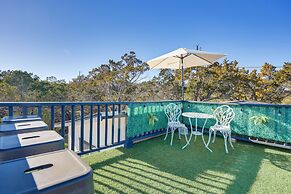 Awesome Canyon Lake Home: Rooftop Deck & Fire Pit!