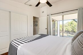 Awesome Canyon Lake Home: Rooftop Deck & Fire Pit!