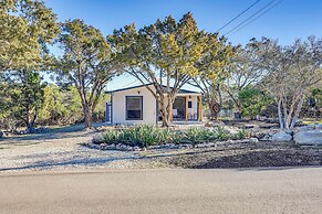 Awesome Canyon Lake Home: Rooftop Deck & Fire Pit!