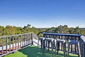 Awesome Canyon Lake Home: Rooftop Deck & Fire Pit!