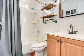 Awesome Canyon Lake Home: Rooftop Deck & Fire Pit!