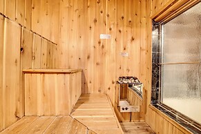 Iron River Retreat w/ Sauna: Walk to Ski Brule!