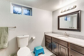 5 Mi to Dtwn Denver: Pet-friendly Home w/ Yard