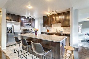 5 Mi to Dtwn Denver: Pet-friendly Home w/ Yard