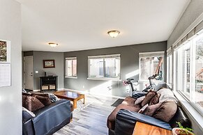 5 Mi to Dtwn Denver: Pet-friendly Home w/ Yard