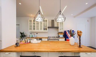 Aya - Oasis in Al Muntazah: 3BR Villa with Private Pool