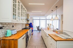 Aya - Oasis in Al Muntazah: 3BR Villa with Private Pool