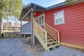 Cozy Cottage w/ Pool Btwn Knoxville & Pigeon Forge