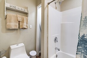 Cozy Cottage w/ Pool Btwn Knoxville & Pigeon Forge