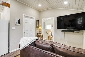 Cozy Cottage w/ Pool Btwn Knoxville & Pigeon Forge