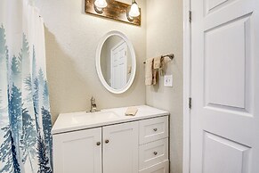 Cozy Cottage w/ Pool Btwn Knoxville & Pigeon Forge