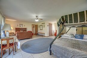 Quaint Youngstown Home ~ 2 Mi to Boardman Park!