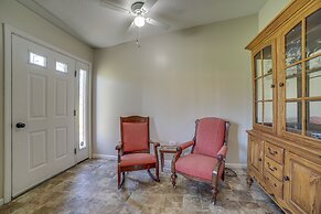 Quaint Youngstown Home ~ 2 Mi to Boardman Park!