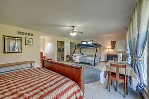 Quaint Youngstown Home ~ 2 Mi to Boardman Park!