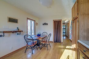 Quaint Youngstown Home ~ 2 Mi to Boardman Park!