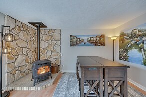 Cozy Nampa Escape w/ Fireplace + Smart TV!