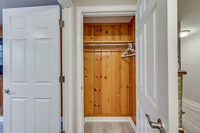 Cozy Nampa Escape w/ Fireplace + Smart TV!