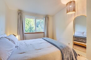 Port Townsend Escape w/ Deck, Bay & Mountain Views