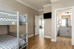 Blue Jays - 2334 Bienville 4 Bedroom Home by RedAwning