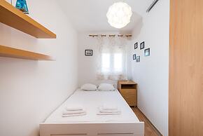 Mirella Cosy Apartment With Two Bedrooms