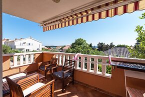 Mirella Cosy Apartment With Two Bedrooms
