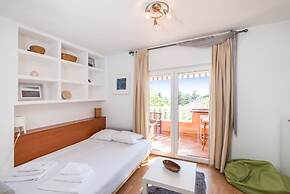 Mirella Cosy Apartment With Two Bedrooms