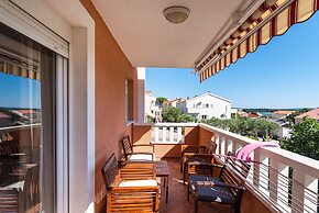 Mirella Cosy Apartment With Two Bedrooms