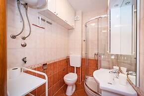 Mirella Cosy Apartment With Two Bedrooms