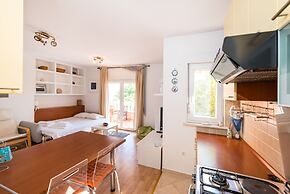 Mirella Cosy Apartment With Two Bedrooms