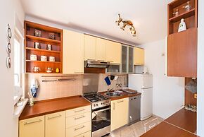 Mirella Cosy Apartment With Two Bedrooms