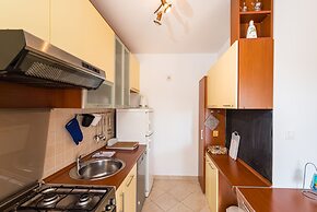 Mirella Cosy Apartment With Two Bedrooms