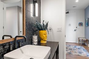 Sunshine Condo in Downtown Austin