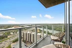Sunshine Condo in Downtown Austin