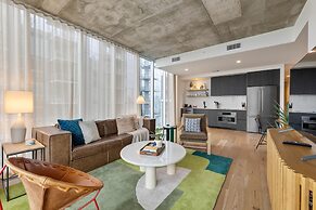 Sunshine Condo in Downtown Austin