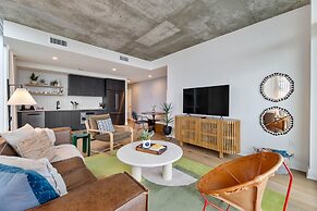 Sunshine Condo in Downtown Austin
