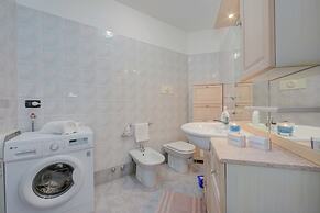 Verde Giada-shared Pool & Parking