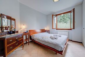 Verde Giada-shared Pool & Parking