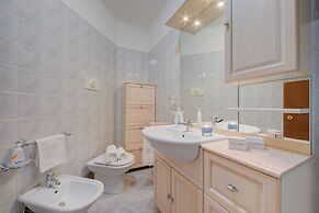 Verde Giada-shared Pool & Parking