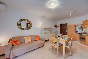 Verde Giada-shared Pool & Parking