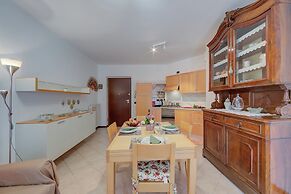 Verde Giada-shared Pool & Parking