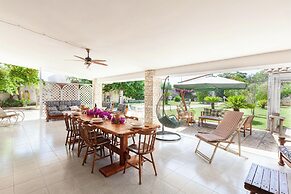 Villa Erika with private pool and garden