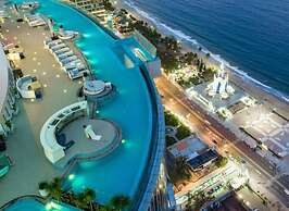 Premier High Ocean View Panorama