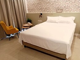 Waypoint Suites