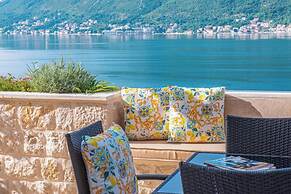 Luxury Pool Villa Feliz