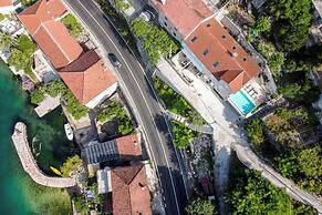 Luxury Pool Villa Feliz