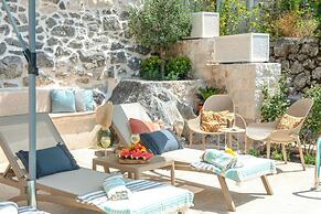 Luxury Pool Villa Feliz