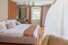 Luxury Pool Villa Feliz